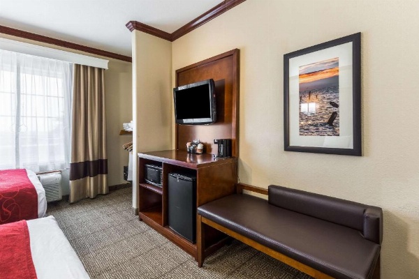 Comfort Suites Galveston image 23