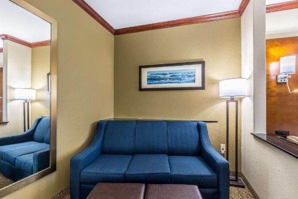 Comfort Suites Galveston image 25